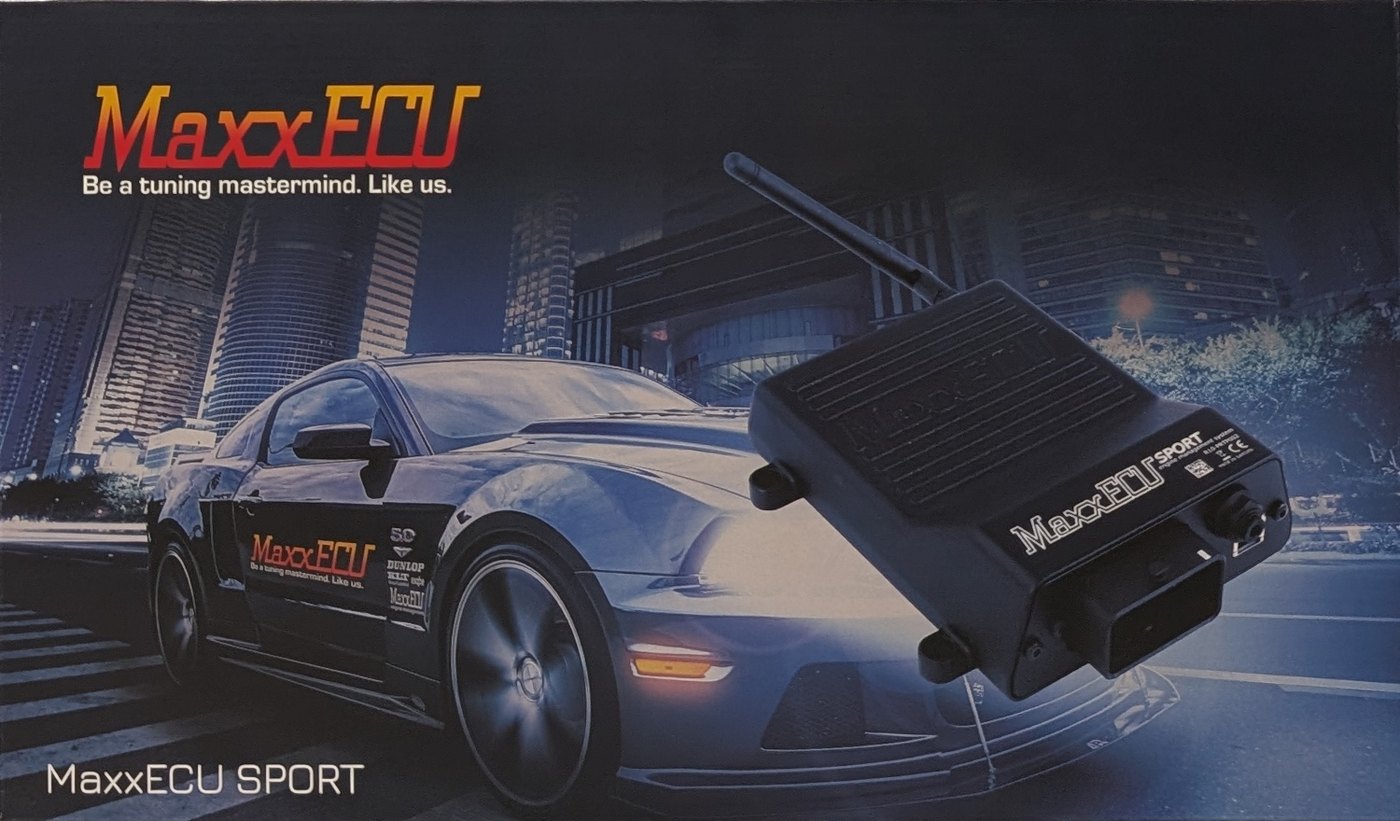 The MaxxECU Sport retail box, showing the unit and its antenna